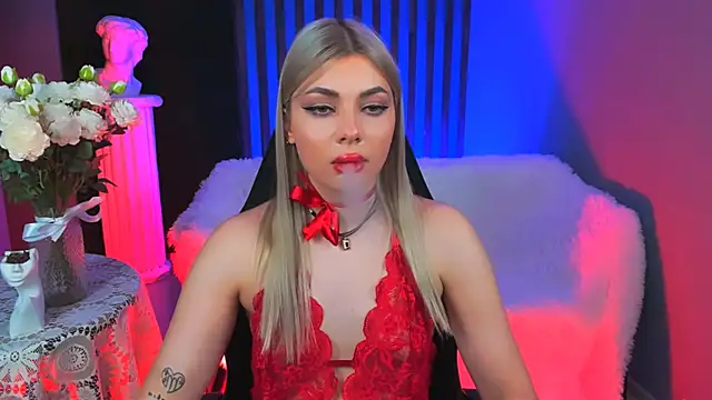 Snapshot of HyileyClark chatting on January 31, 7:11 pm HyileyClark online show from January 31, 7:11 pm