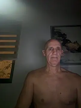 Snapshot of Elosoo chatting on January 6, 9:57 am Elosoo online show from January 6, 9:57 am