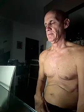 Snapshot of Elosoo chatting on January 12, 9:47 am Elosoo online show from January 12, 9:47 am