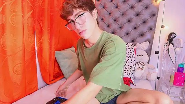 Snapshot of Jacobelord chatting on February 19, 1:29 pm Jacobelord online show from February 19, 1:29 pm