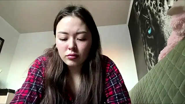 Snapshot of CurietHana1 chatting on December 22, 3:36 am CurietHana1 online show from December 22, 3:36 am