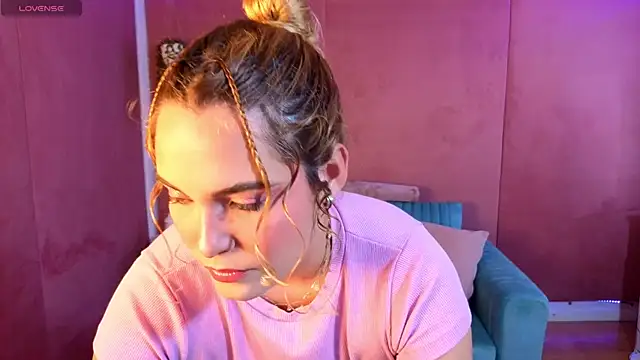 Snapshot of AdharaWo chatting on March 25, 12:27 am AdharaWo online show from March 25, 12:27 am