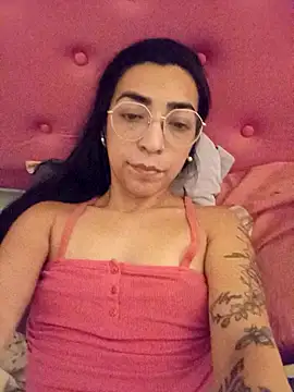 Snapshot of Yani-14 chatting on December 16, 4:28 am Yani-14 online show from December 16, 4:28 am