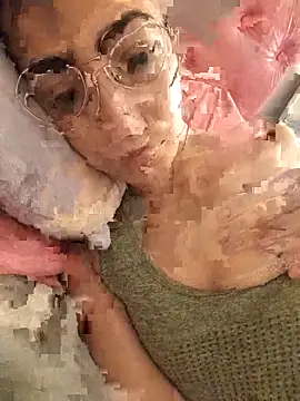 Snapshot of Yani-14 chatting on February 1, 11:03 pm Yani-14 online show from February 1, 11:03 pm