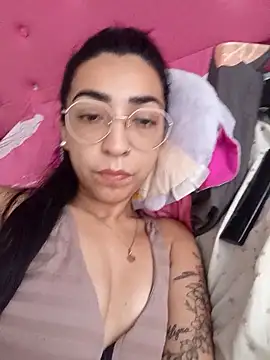 Snapshot of Yani-14 chatting on February 3, 6:57 pm Yani-14 online show from February 3, 6:57 pm