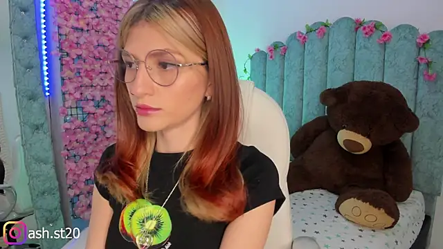 Snapshot of Ash_20_ chatting on December 19, 3:19 pm Ash 20 online show from December 19, 3:19 pm