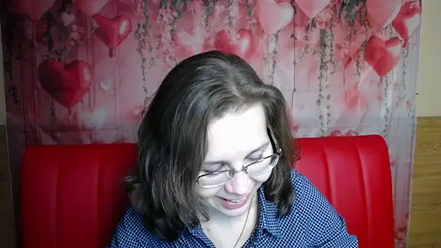 Snapshot of DaisyEdit chatting on February 15, 7:51 am DaisyEdit online show from February 15, 7:51 am
