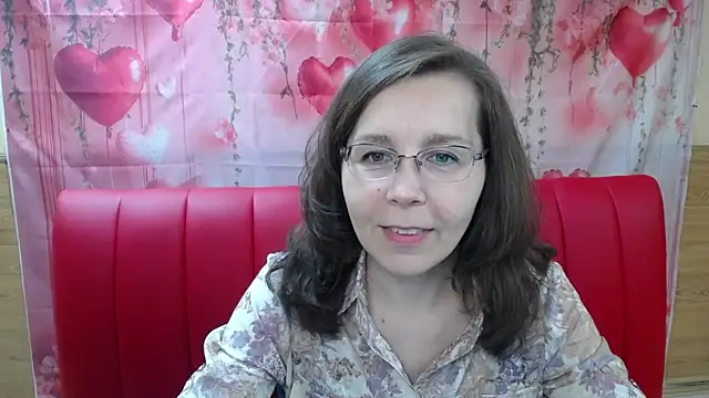 Snapshot of DaisyEdit chatting on April 6, 5:19 am DaisyEdit online show from April 6, 5:19 am