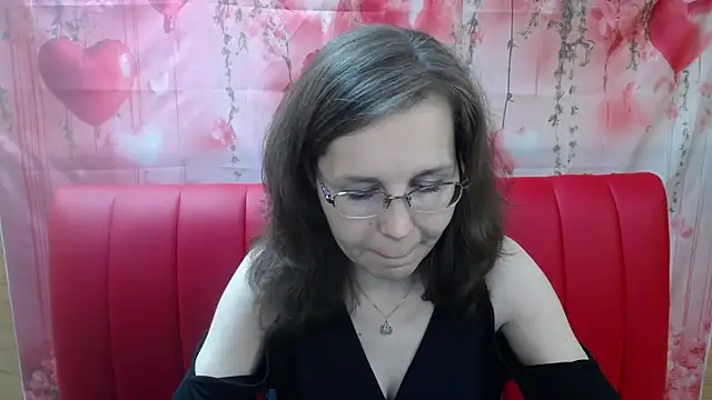Snapshot of DaisyEdit chatting on April 12, 5:23 am DaisyEdit online show from April 12, 5:23 am