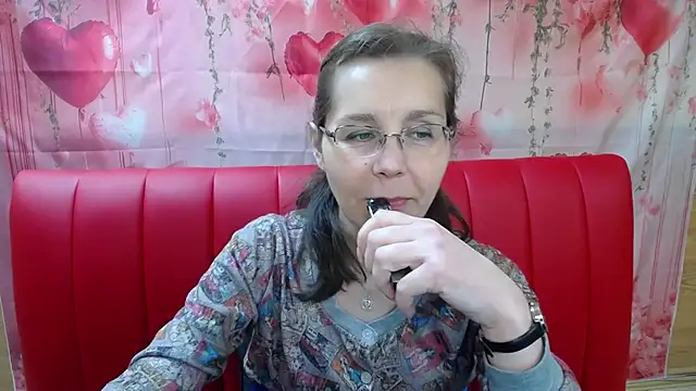Snapshot of DaisyEdit chatting on April 25, 1:41 pm DaisyEdit online show from April 25, 1:41 pm
