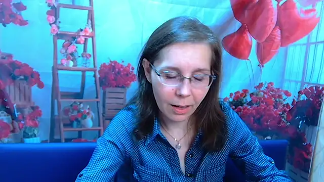 Snapshot of DaisyEdit chatting on May 3, 5:35 am DaisyEdit online show from May 3, 5:35 am