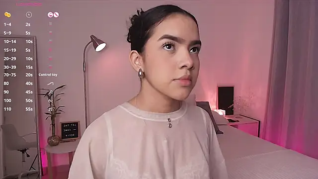 fluffycurls online show from February 15, 11:30 am