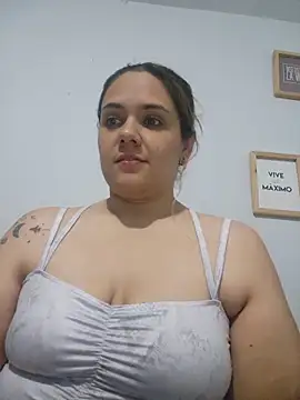 LoreinnFox online show from April 28, 4:06 am