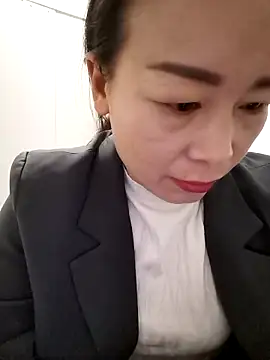 mimi2052 online show from March 31, 12:45 am