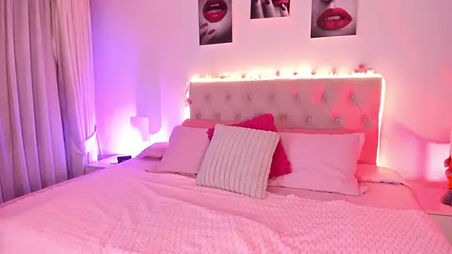 Charlotte rider  online show from December 19, 3:24 am