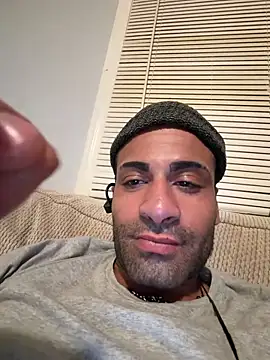 Chrisd3195 online show from April 19, 1:38 am