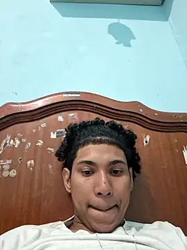 Snapshot of nvh18Aklzim chatting on February 21, 5:52 am nvh18Aklzim online show from February 21, 5:52 am