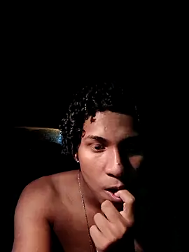 Snapshot of nvh18Aklzim chatting on March 25, 5:35 am nvh18Aklzim online show from March 25, 5:35 am