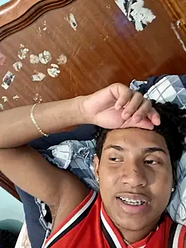 Snapshot of nvh18Aklzim chatting on April 3, 5:05 am nvh18Aklzim online show from April 3, 5:05 am