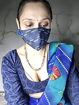 Snapshot of HONEY_BEBS chatting on January 5, 6:11 pm HONEY BEBS online show from January 5, 6:11 pm