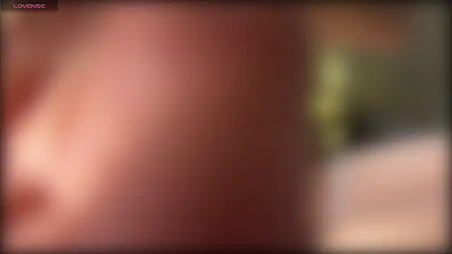 Snapshot of tinyholess chatting on April 1, 4:15 pm tinyholess online show from April 1, 4:15 pm