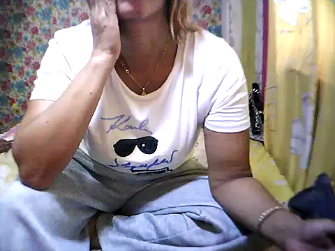 QueenGanda Palangga online show from June 28, 4:07 am