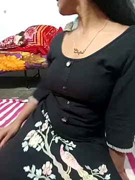 Zoyaa-Zubair online show from February 7, 7:28 pm