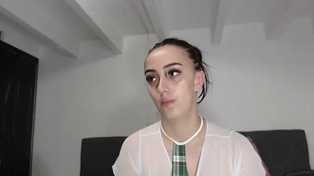 Snapshot of abigail_smith15 chatting on February 13, 3:13 am abigail smith15 online show from February 13, 3:13 am