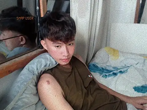 asiantwink0000 online show from December 2, 3:29 pm