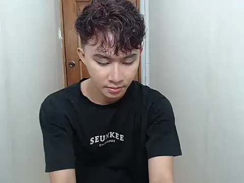 asiantwink0000 online show from January 19, 9:13 am