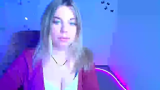 Amanda Swannn online show from April 30, 12:00 pm