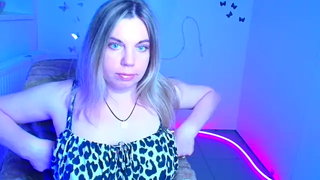 Amanda Swannn online show from May 7, 11:59 am