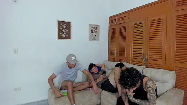 Snapshot of brutal_revolution chatting on February 5, 8:35 pm brutal revolution online show from February 5, 8:35 pm