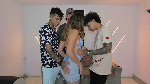 Snapshot of brutal_revolution chatting on February 9, 1:26 pm brutal revolution online show from February 9, 1:26 pm