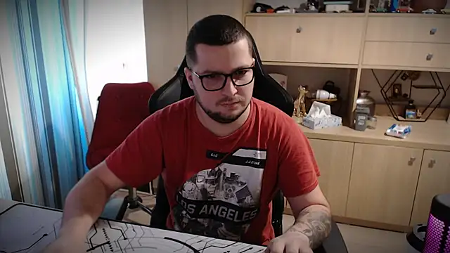 Snapshot of kevinnlovelly chatting on December 15, 11:58 am kevinnlovelly online show from December 15, 11:58 am