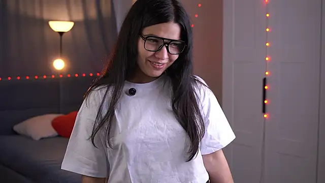 Snapshot of LulaMazzeo chatting on December 4, 7:39 am LulaMazzeo online show from December 4, 7:39 am