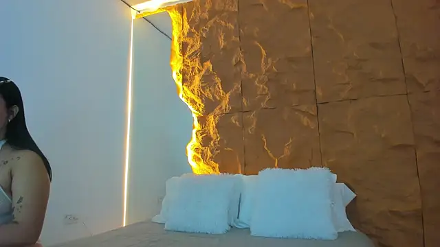 SaraKai  online show from December 20, 12:56 pm