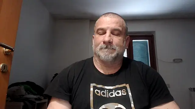 Snapshot of Mauro7788 chatting on March 26, 1:06 pm Mauro7788 online show from March 26, 1:06 pm