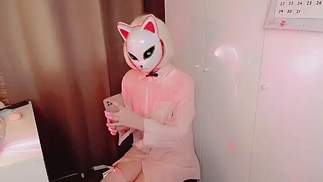 Snapshot of EriRose chatting on February 8, 11:08 pm EriRose online show from February 8, 11:08 pm