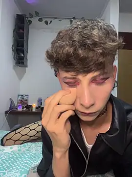 Nicole  7u7 online show from February 4, 11:42 pm