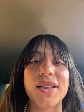 Mia fiire online show from February 5, 7:18 pm