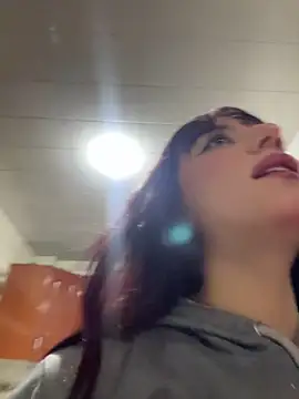 Mia fiire online show from May 14, 3:57 am
