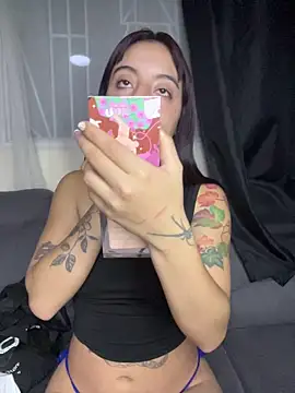 Snapshot of Mia_fiire chatting on June 27, 3:00 am Mia fiire online show from June 27, 3:00 am