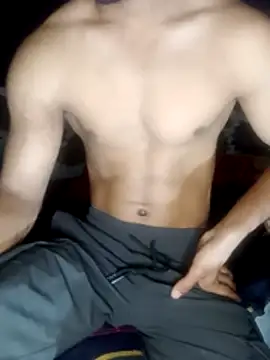 Snapshot of Fitboy07 chatting on February 18, 10:11 am Fitboy07 online show from February 18, 10:11 am