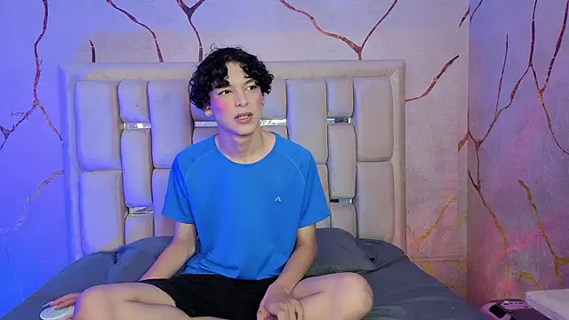 SthepanodiMonaco online show from March 28, 3:17 am