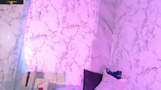 Snapshot of GraceMaaceey chatting on December 16, 11:37 am GraceMaaceey online show from December 16, 11:37 am