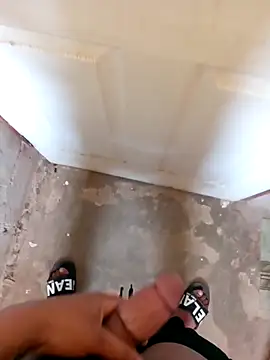 Snapshot of aya4557 chatting on March 8, 8:51 am aya4557 online show from March 8, 8:51 am