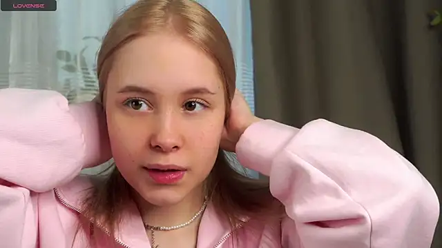 AunclreaVache online show from March 28, 10:59 am