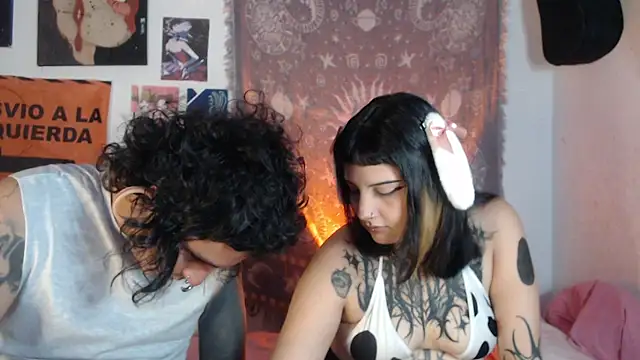 Snapshot of 6mey6mey6 chatting on April 1, 11:46 pm 6mey6mey6 online show from April 1, 11:46 pm