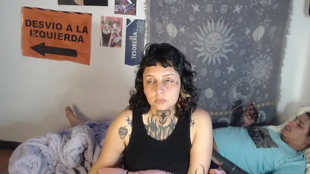 Snapshot of 6mey6mey6 chatting on April 4, 10:40 pm 6mey6mey6 online show from April 4, 10:40 pm